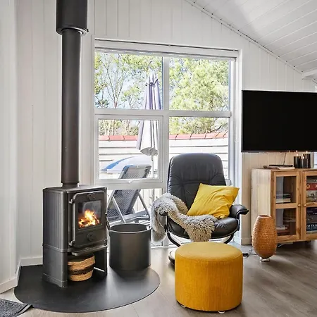 Stunning In Hurup Thy With Sauna Vakantiehuis
